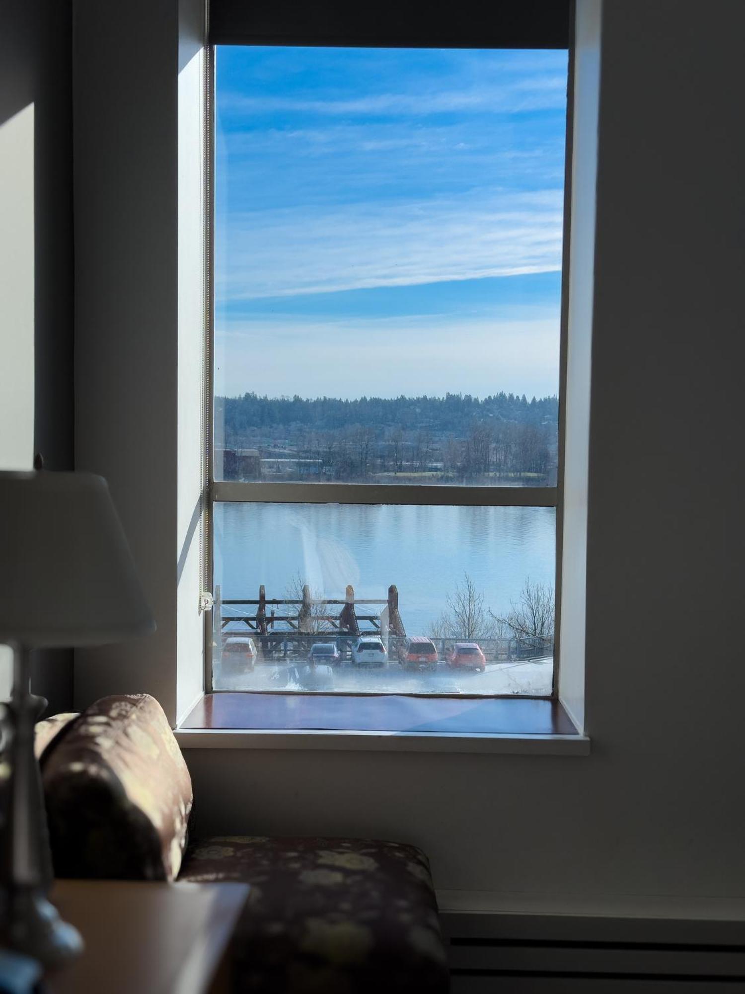 The Met Hotel New Westminster Exterior photo