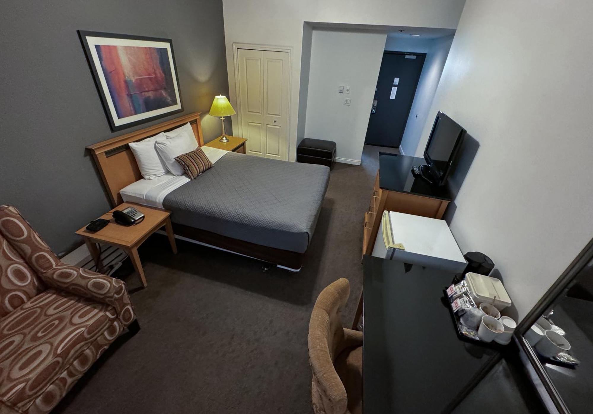 The Met Hotel New Westminster Exterior photo